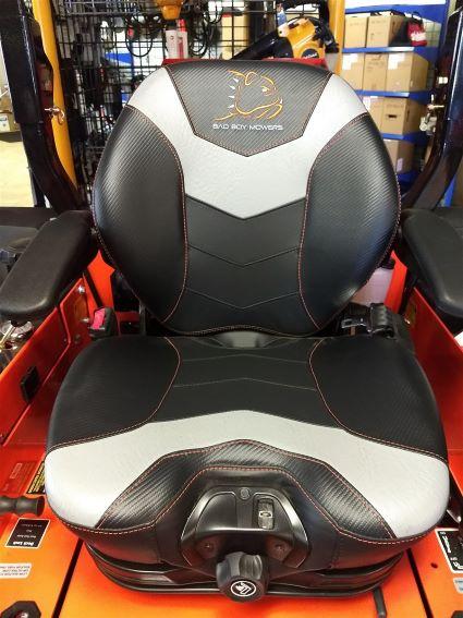 SUSPENSION SEAT (W/ SEATBELT)